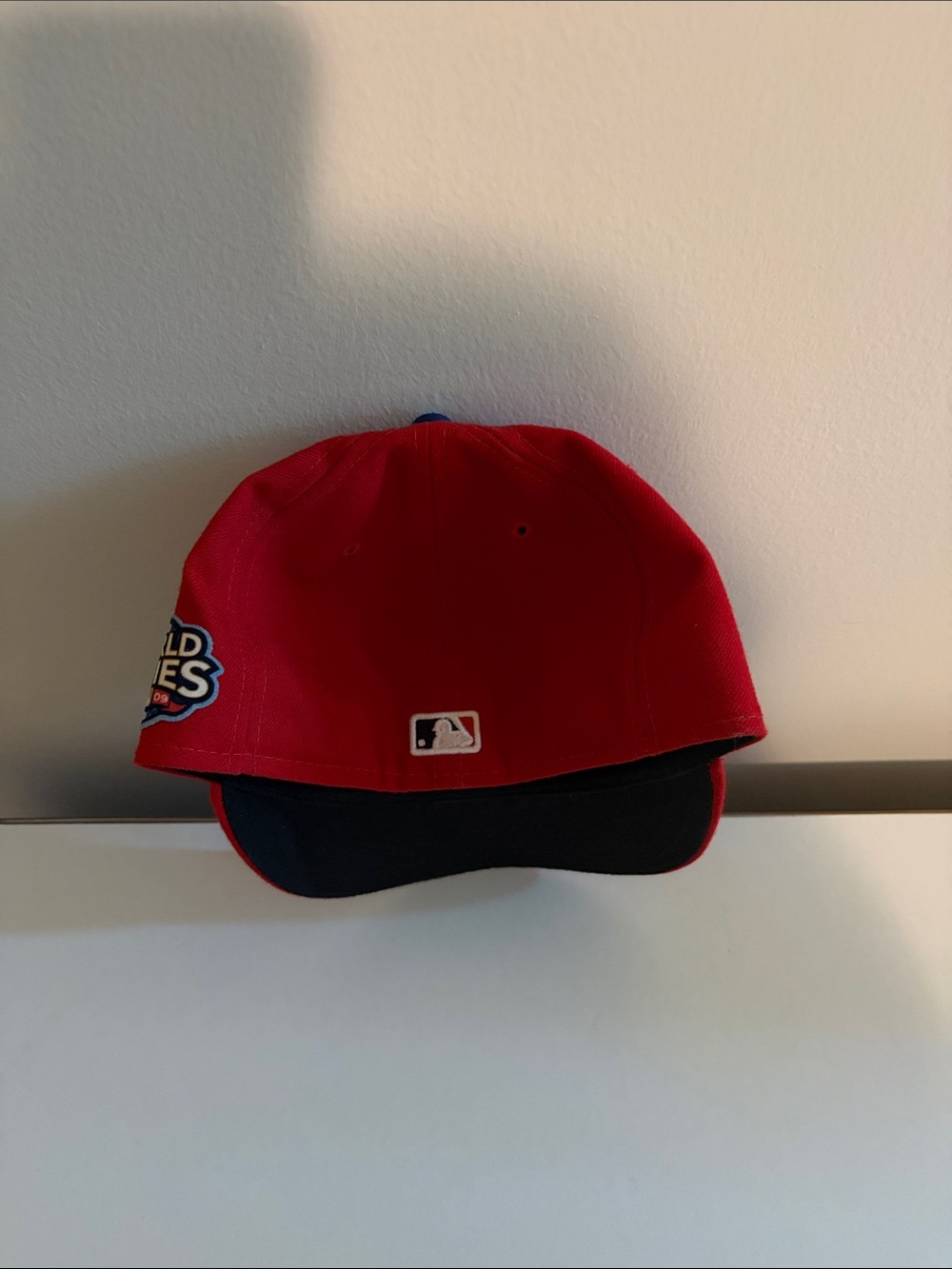 New Era men’s Phillies World Series Red Baseball Hat with White 'P' Logo image 2